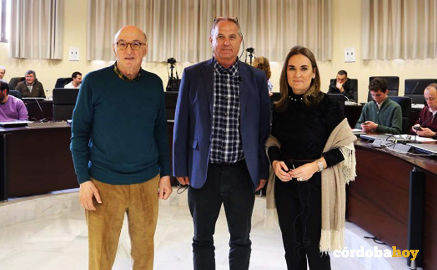 El profesor Elías Fereres, el director de los Institutos Blaustein para la Investigación del Desierto de Israel, Noam Weisbrod, y la vicerrectora de Política Científica, María José Polo