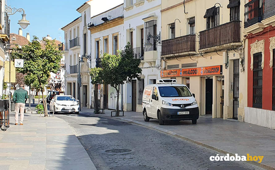 Zona de carga y descarga de Alcoop en la calle Alfaros