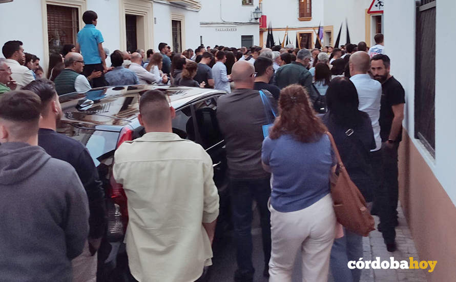 Situaciones de aglomeración de personas con vehículos esta Semana Santa en Córdoba FOTO SIPLCO