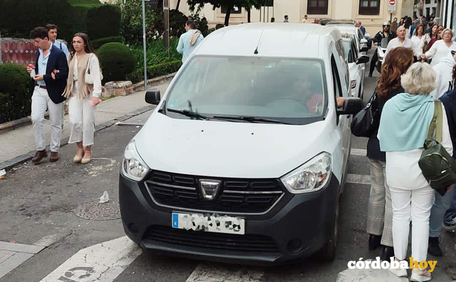 Situaciones de aglomeración de personas con vehículos esta Semana Santa en Córdoba FOTO SIPLCO