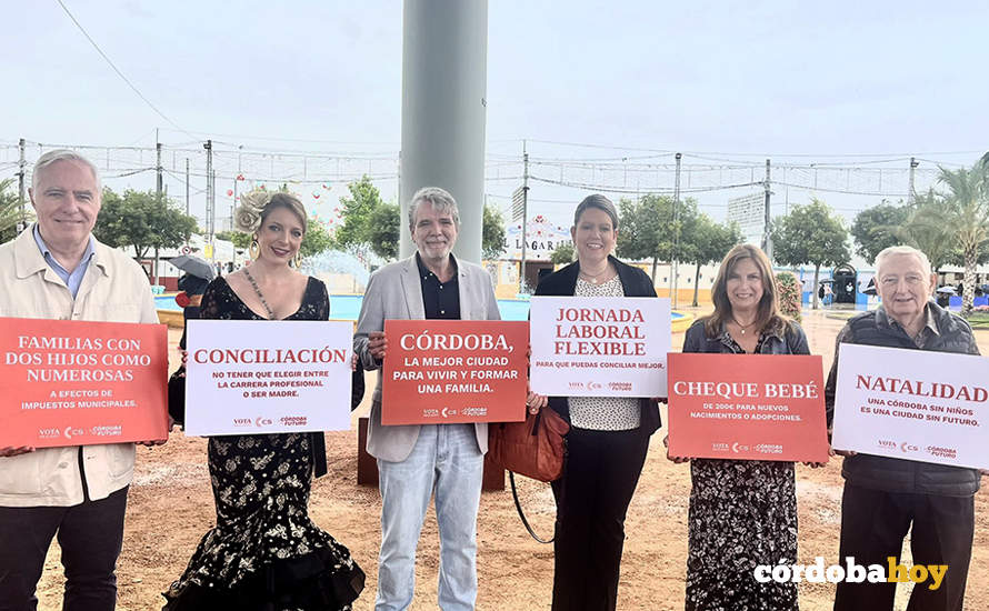 Miembros de la candidatura de Ciudadanos en la Feria