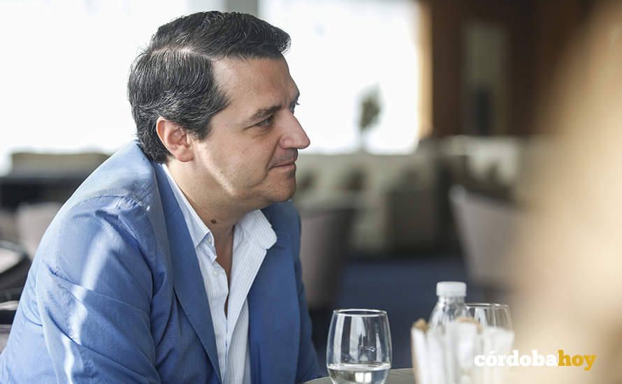 José María Bellido posa para Córdoba Hoy
