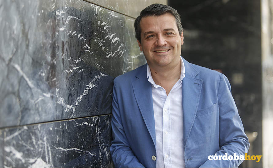 José María Bellido posa para Córdoba Hoy