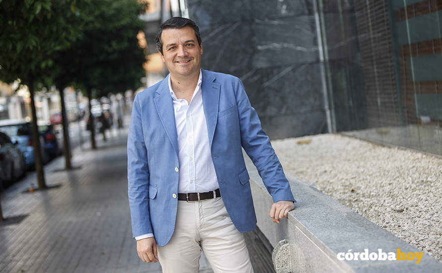 José María Bellido posa para Córdoba Hoy