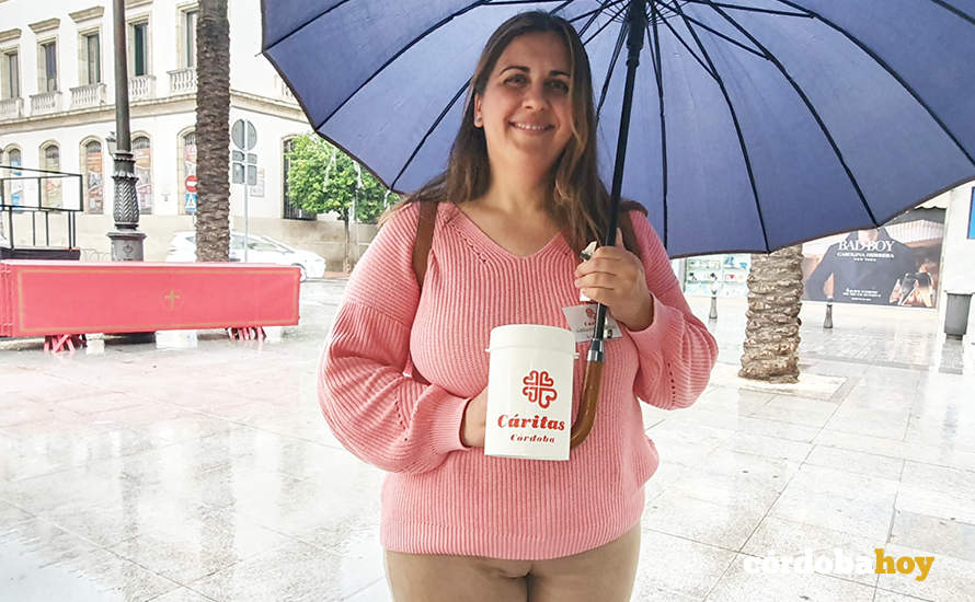 Voluntaria de la gran cuestación de Cáritas en Córdoba