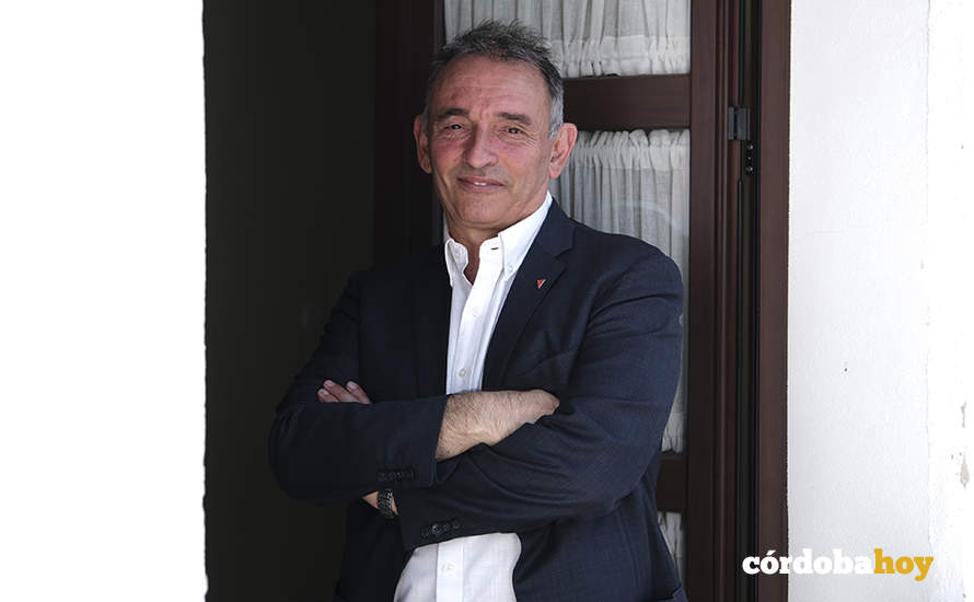 Enrique Santiago posa para Córdoba Hoy