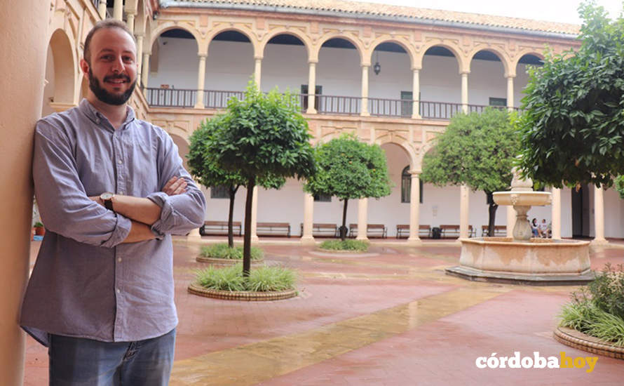 El investigador Miguel González-Mohíno Sánchez, en la Facultad de Derecho