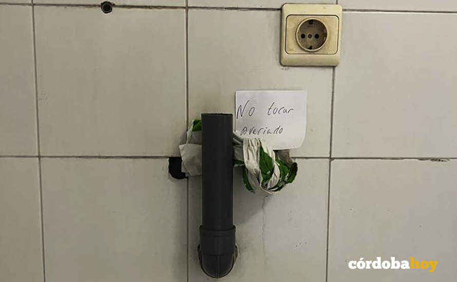 Baños de la Policía Local de Córdoba