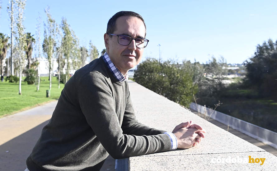 Manuel Giráldez posa para Córdoba Hoy