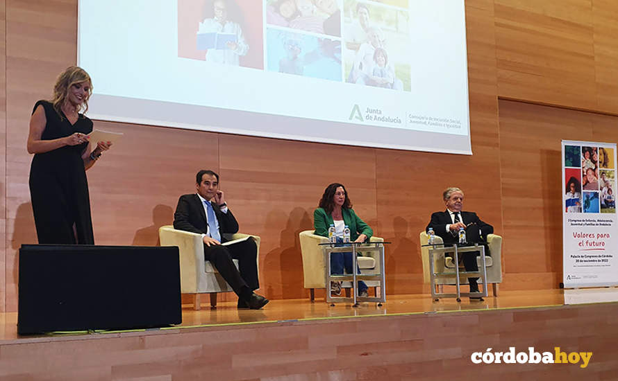 José Antonio Nieto, Loles López y Salvador Fuentes, en la inauguración del congreso Valores para el futuro