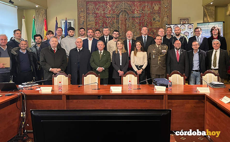 La directora general de Fomento de la Innovación, NIves Valenzuela (centro), en Córdoba