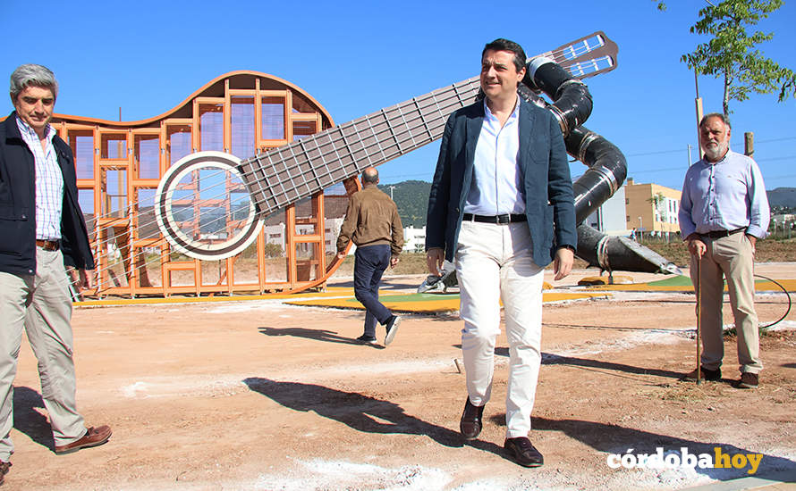 Visita de José María Bellido a las obras del Parque del Flamenco, en una imagen de archivo FOTO RAFA MELLADO SENIOR