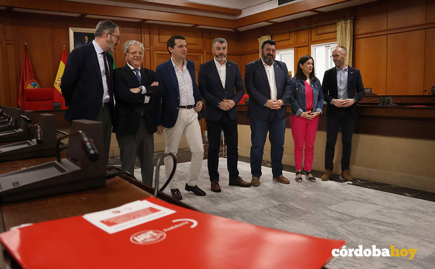 Encuentro entre representantes de las administraciones de Córdoba y UGT-A FOTO RAFA MELLADO SENIOR