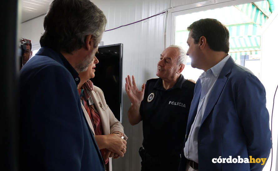 Visita de José María Bellido y Ana López a la comisaría conjunta de Feria FOTO RAFA MELLADO SENIOR