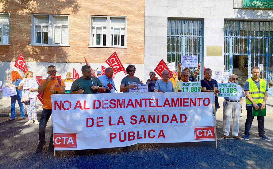 Protesta de conductores-técnicos de ambulancia ante la Delegación de Salud convocada por la CTA