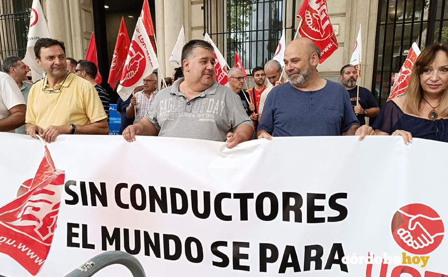 Corte de Ronda de Los Tejares por parte de transportistas