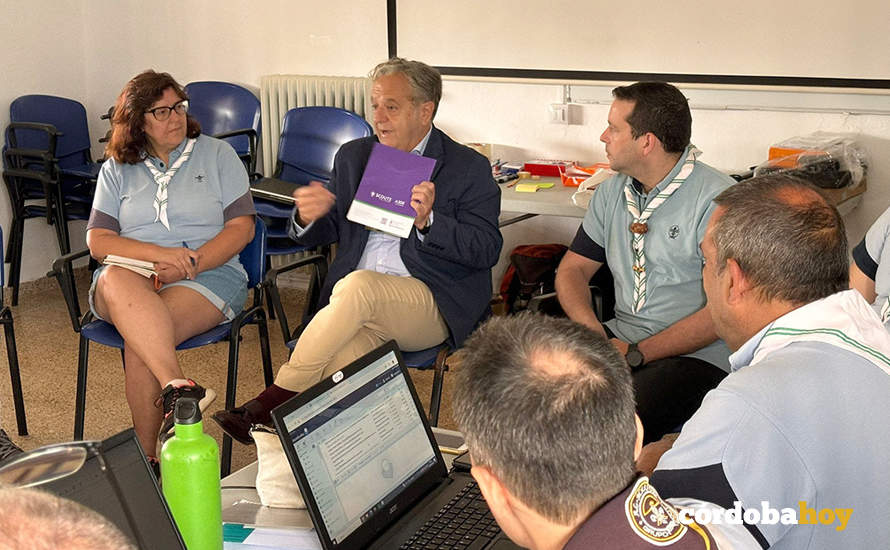 Salvador Fuentes recoge el reconocimiento del coletivo Scout de Andalucía