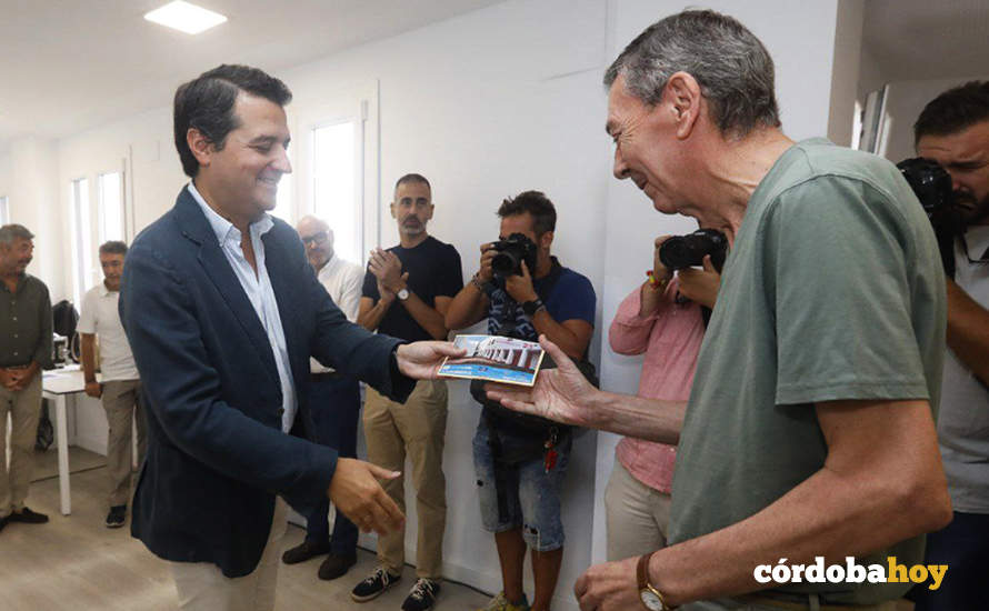 Entrega de llaves de las viviendas en la antigua Escuela Infantil Félix Ortega FOTO AYUNTAMIENTO DE CÓRDOBA