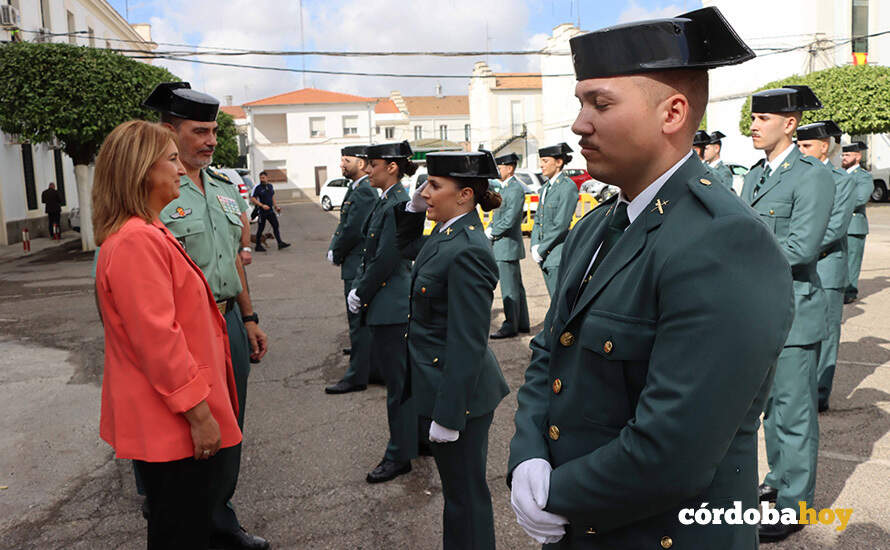 Llegada de guardias civiles alumnos a la comandancia de Córdoba