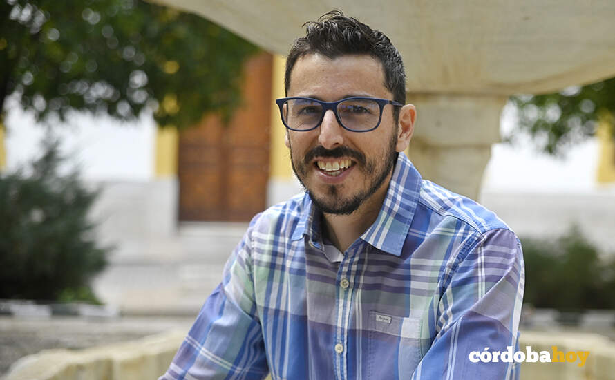 José Luis Manta posa para Córdoba Hoy FOTO JM AYALA