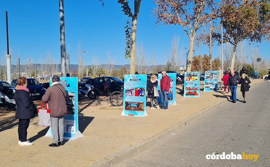 Visitantes a la exposición sobre el comercio ambulante FOTO COMACOR