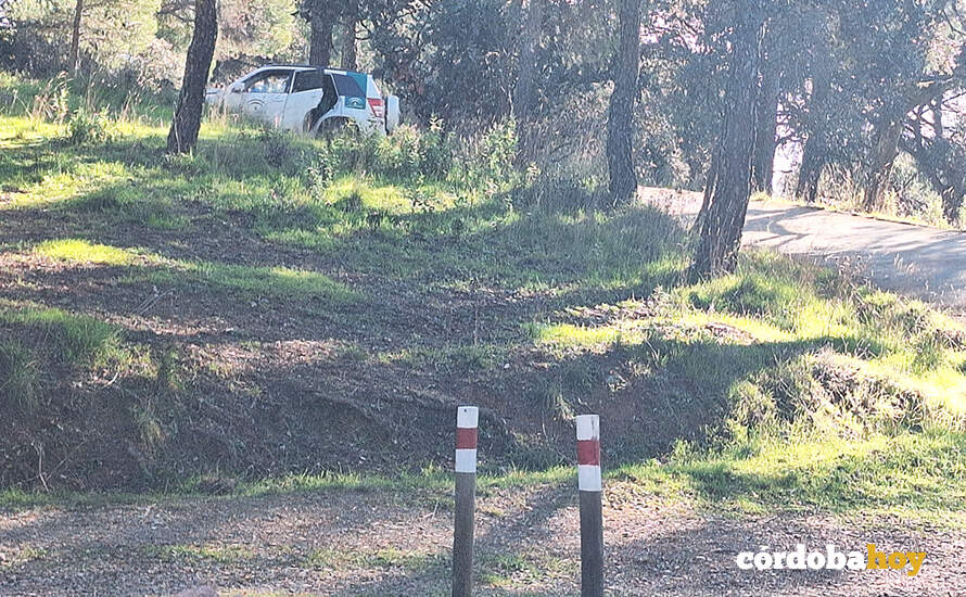 Agente de Medio Ambiente quitando la cadena FOTO ECOLOGISTAS EN ACCIÓN