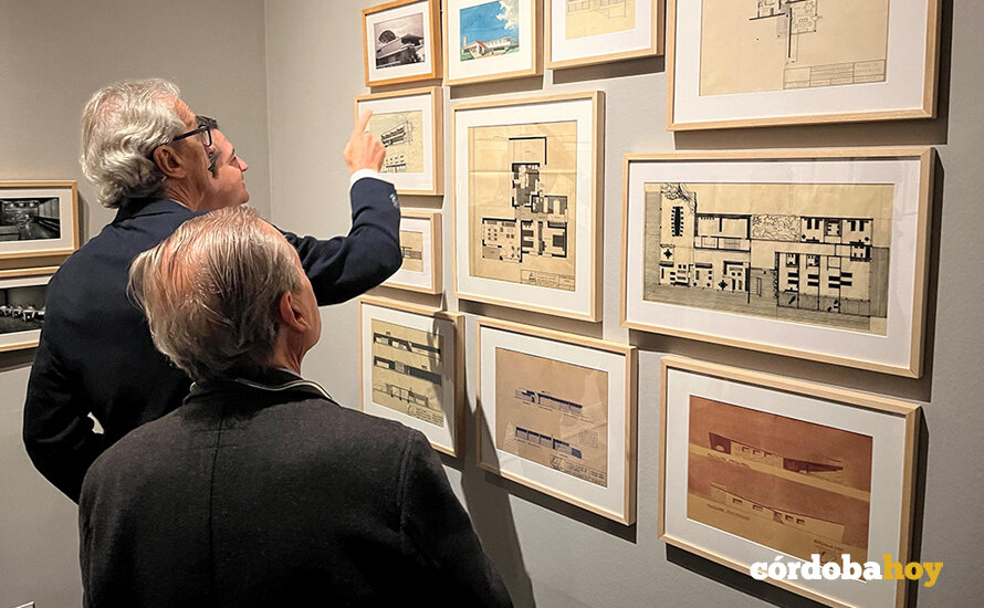 Inauguración en la Sala Vimcorsa de la muestra sobre Rafael de La-Hoz FOTO VIMCORSA