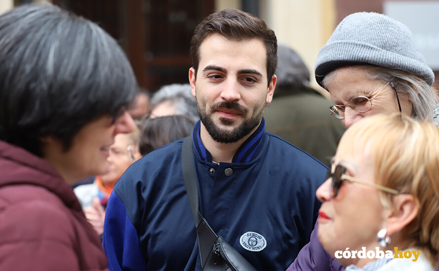 Concentración de CCOO y UGT en Gran Capitán contra el bloqueo de medidas sociales FOTO PODEMOS