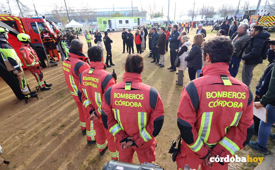 Participantes y medios materiales desplegados en el macrosimulacro de Juanma explosión de gas en la Feria FOTO AYUNTAMIENTO DE CÓRDOBA