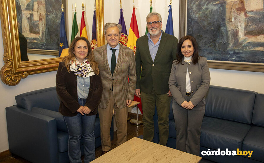 Firma de convenio entre la Diputación, Cruz Roja y la Asociación Iemakaie FOTO DIPUTACIÓN