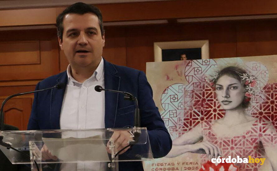 El alcalde, José María Bellido, en la presentación del cartel del Mayo Festivo cordobés 2025 FOTO AYUNTAMIENTO