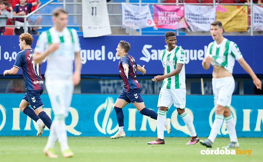 La alegría local en uno de los cuatro goles del Eibar al Córdoba CF FOTO SD EIBAR