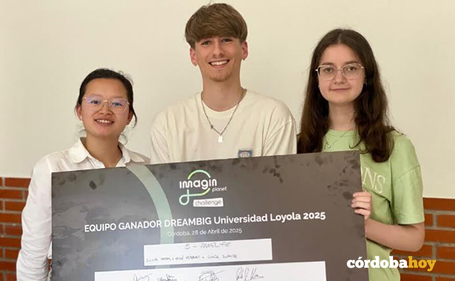 Lucía Li Duarte, José Esteban Mira y Silvia Matas FOTO UNIVERSIDAD LOYOLA