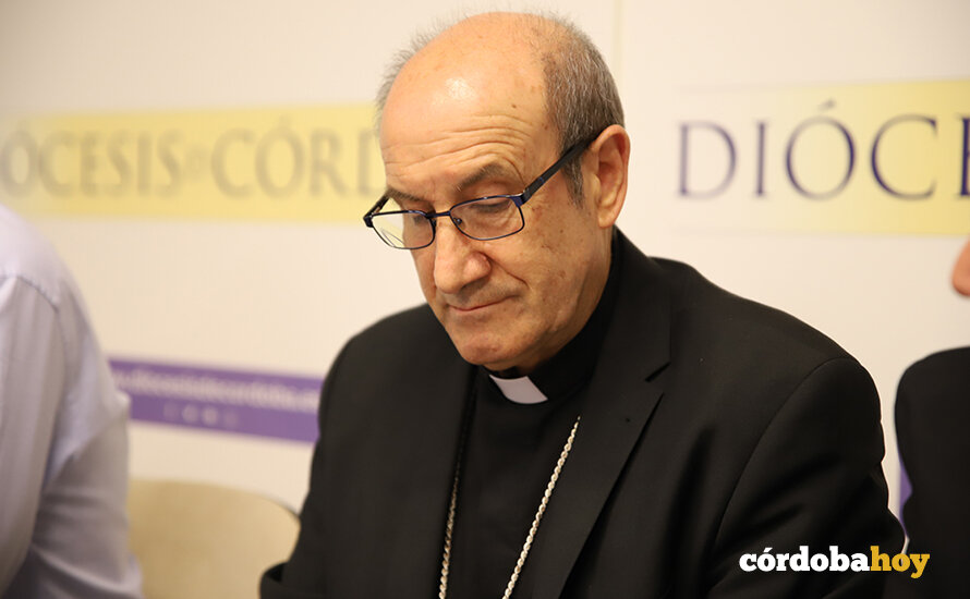 El obispo de Córdoba, Jesús Fernández, en la presentación de la memoria de actividades 2024 de Cáritas Diocesana de Córdoba FOTO CÁRITAS