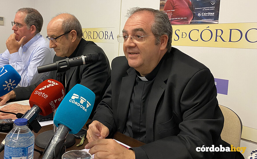El delegado diocesano de Cáritas, Antonio Javier Reyes, en la presentación de la memoria de actividades 2024 de Cáritas Diocesana de Córdoba FOTO CÁRITAS