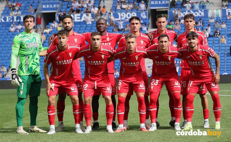 El equipo de inicio en el partido entre la Real Sociedad B y el Córdoba FOTO CCF