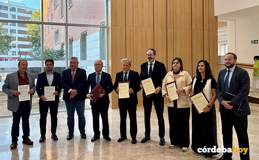 Firma de la declaración conjunta en apoyo a la ampliación de la red eléctrica en la Zona Norte de Córdoba FOTO DIPUTACIÓN DE CÓRDOBA