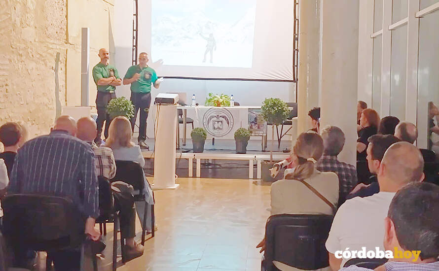 El Grupo de Rescate e Intervención en Montaña de la Guardia Civil, en la VIII edición de las jornadas de 'Montaña y Cultura' de Lucena FOTO GUARDIA CIVIL