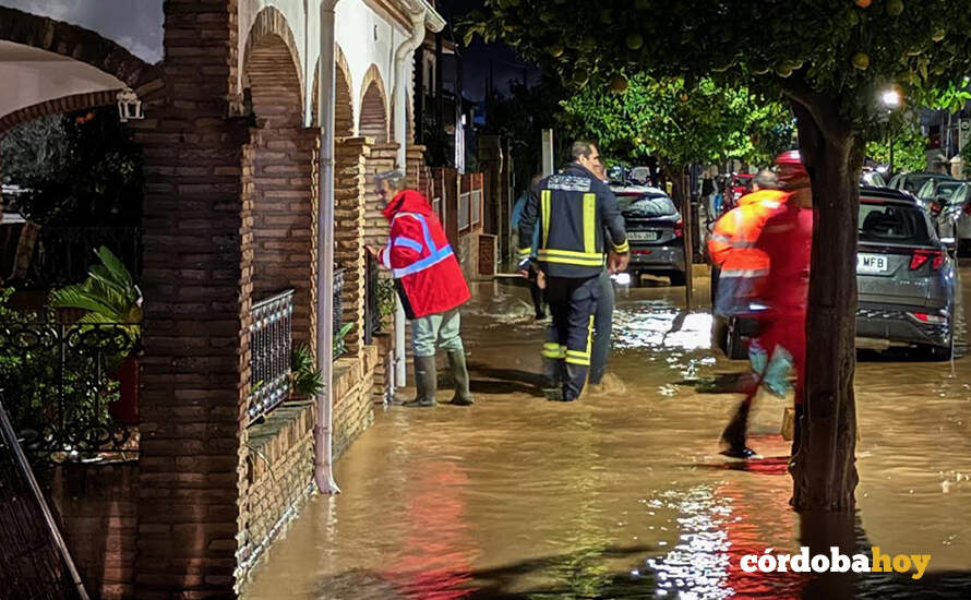 Actuaciones de los bomberos del Consorcio con la Guardia Civil la pasada madrugada en algunos municipios FOTO DIPUTACIÓN DE CÓRDOBA