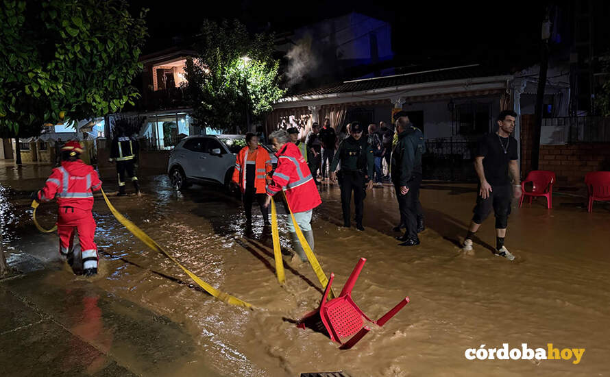 Actuaciones de los bomberos del Consorcio con la Guardia Civil la pasada madrugada en algunos municipios FOTO DIPUTACIÓN DE CÓRDOBA