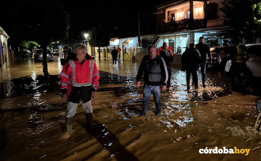 Actuaciones de los bomberos del Consorcio con la Guardia Civil la pasada madrugada en algunos municipios FOTO DIPUTACIÓN DE CÓRDOBA