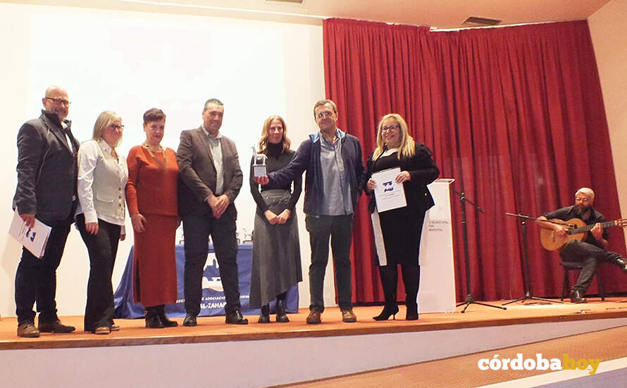 Entrega del Cervatillo de Plata a Juan Andrés de Gracia en la gala de los premios de Al-Zahara FOTO AL-ZAHARA