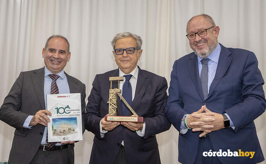 Reconocimiento a la Diputación por la Escuela Politécnica Superior en su 100 aniversario FOTO DIPUTACIÓN DE CÓRDOBA