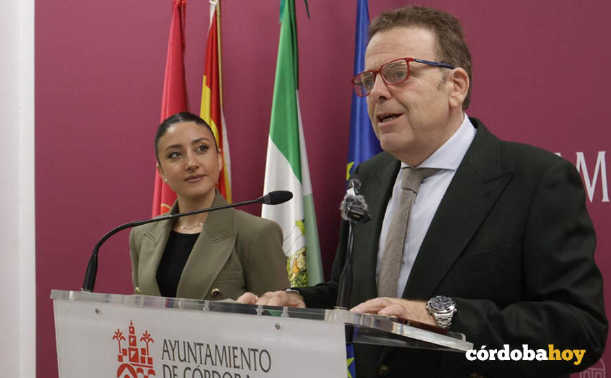 Cintia Bustos y Julián Urbano FOTO AYUNTAMIENTO DE CÓRDOBA