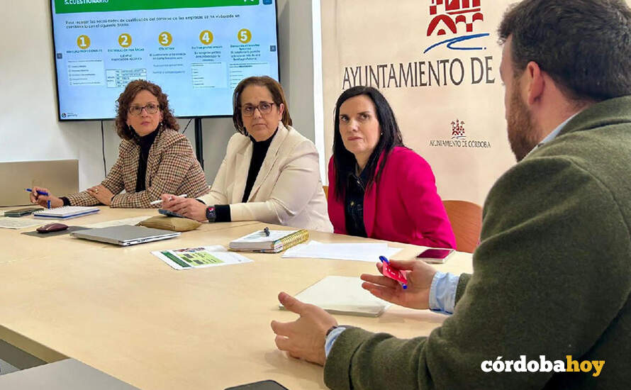 Mesa de trabajo estratégica del Imdeec y Empleo para para diseñar el mapa formativo de 2026 de cara a la BLET FOTO AYUNTAMIENTO DE CÓRDOBA
