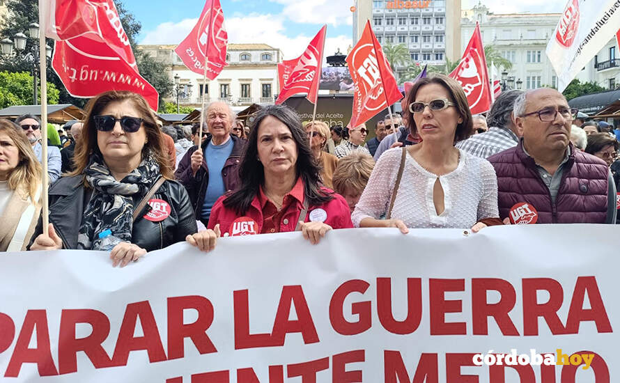 Manifestación de la Plataforma Estatal No a la Guerra en la Plaza de Las Tendillas FOTO UGT