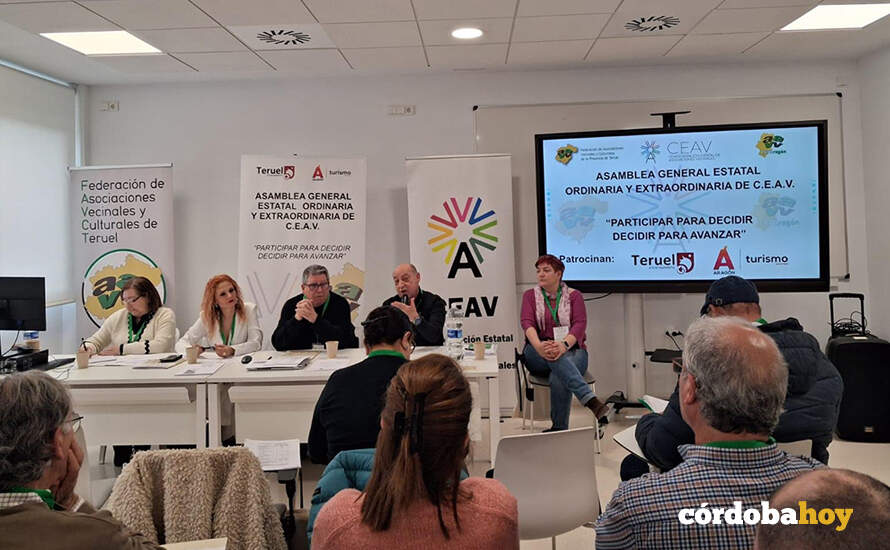 Sesión de trabajo en Teruel de la Confederación Estatal de Asociaciones Vecinales (CEAV)